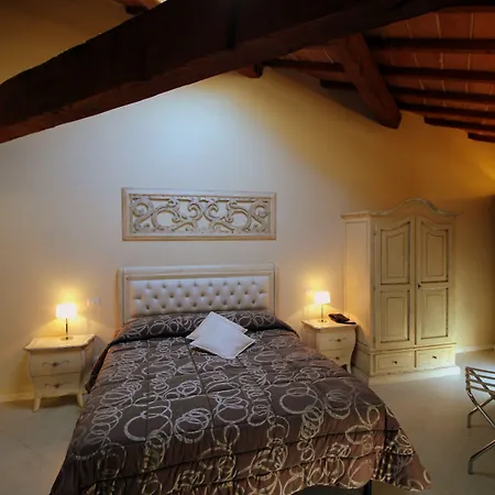 לינה וארוחת בוקר Del Sole 4*