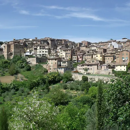 לינה וארוחת בוקר Del Sole 4*