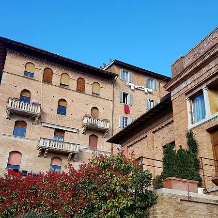 Del Sole לינה וארוחת בוקר סיינה